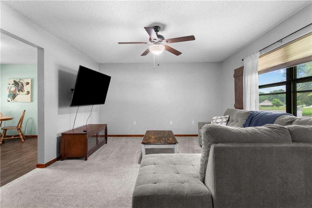 203 W Phillips Street — photo 9