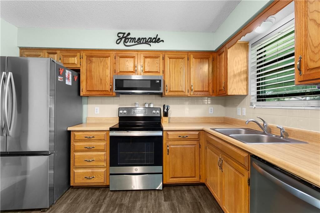 203 W Phillips Street — photo 16