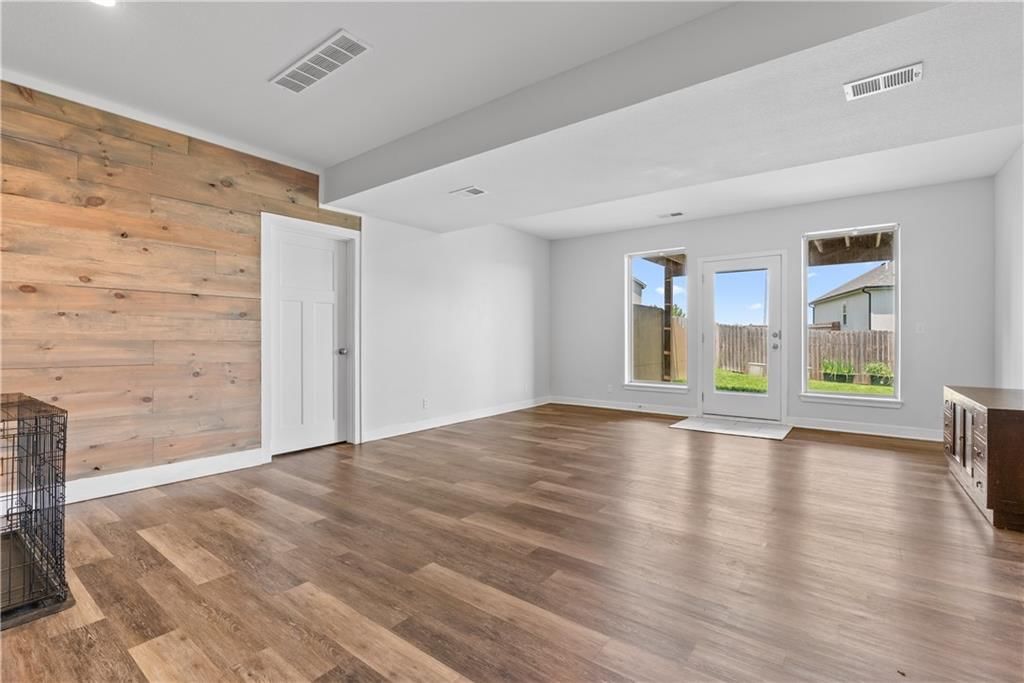 204 E Woodland Avenue — photo 26
