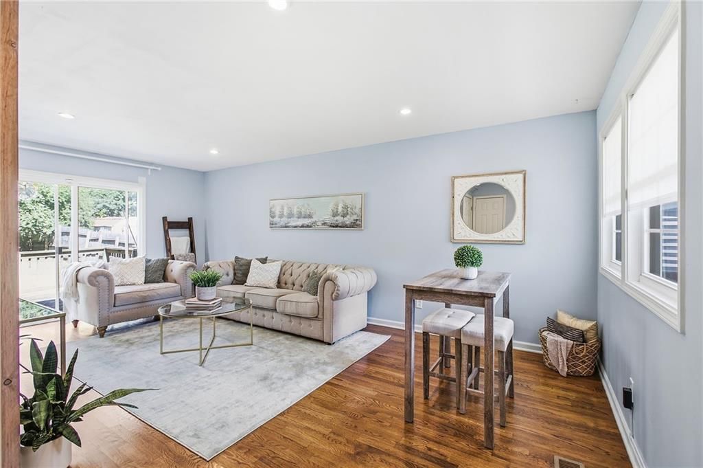 8920 Oak Street — photo 4