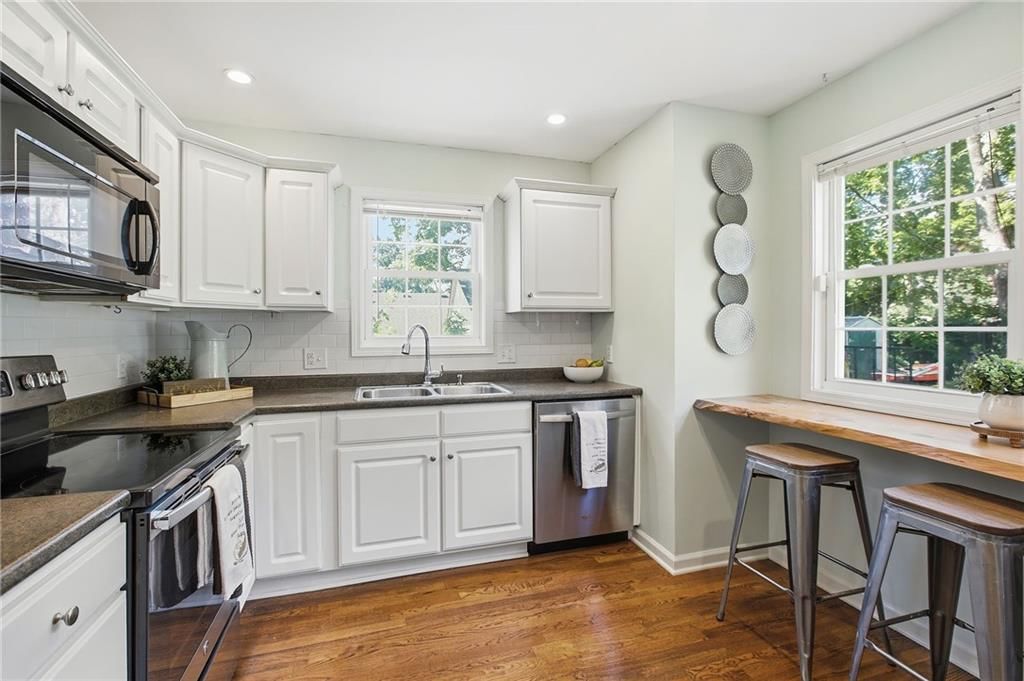 8920 Oak Street — photo 10