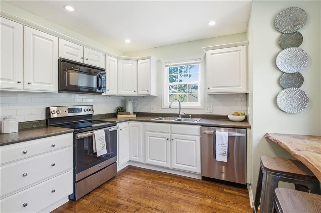8920 Oak Street — photo 11
