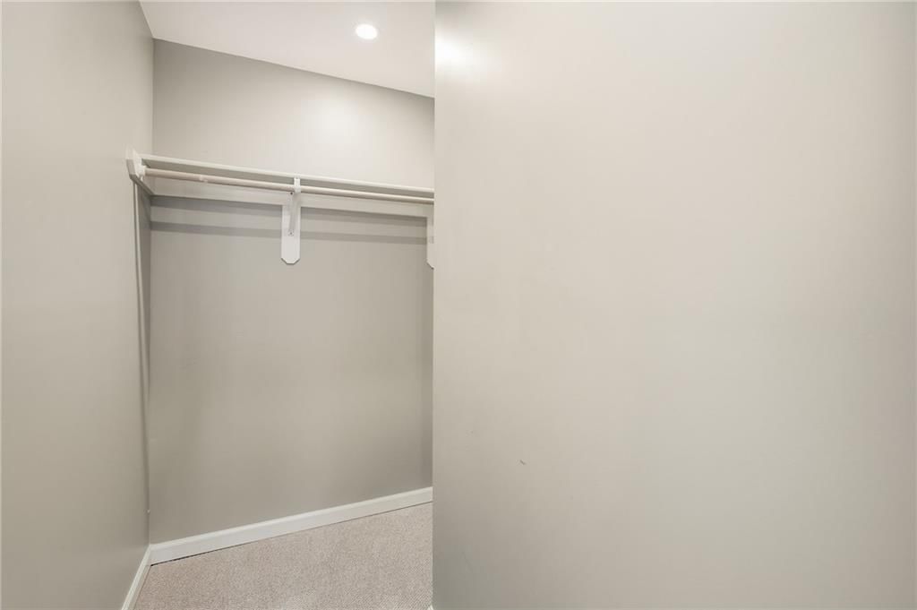 8920 Oak Street — photo 16