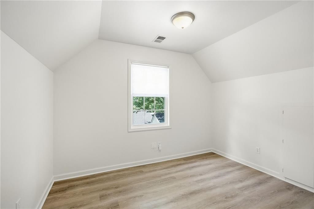 8920 Oak Street — photo 17