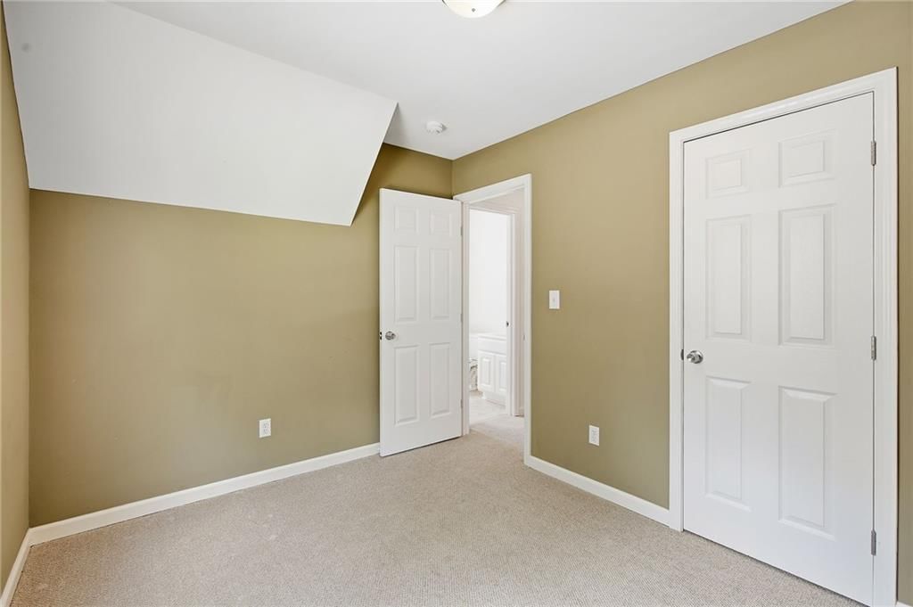8920 Oak Street — photo 24
