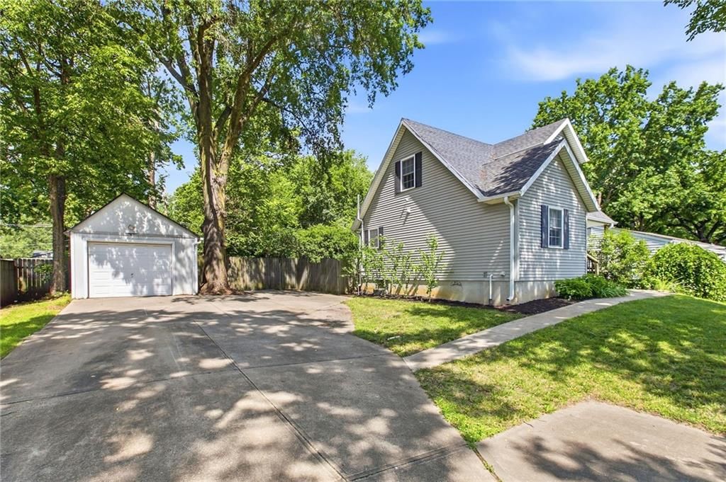 8920 Oak Street — photo 28