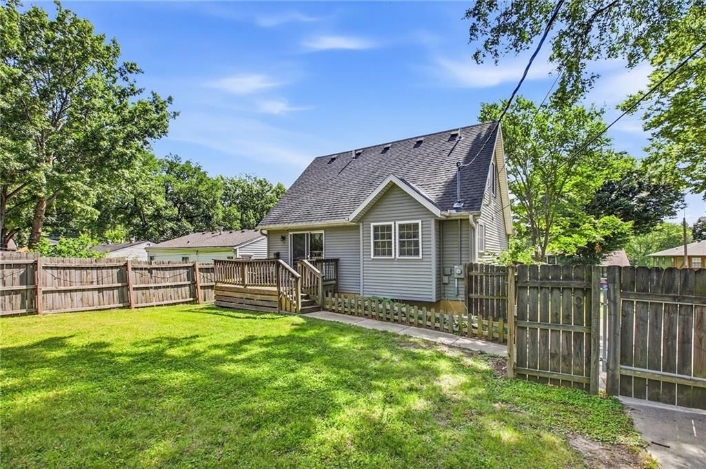 8920 Oak Street — photo 30
