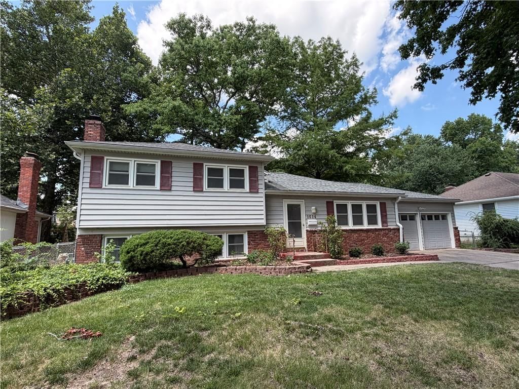 9624 Woodson Drive, Overland Park, KS
