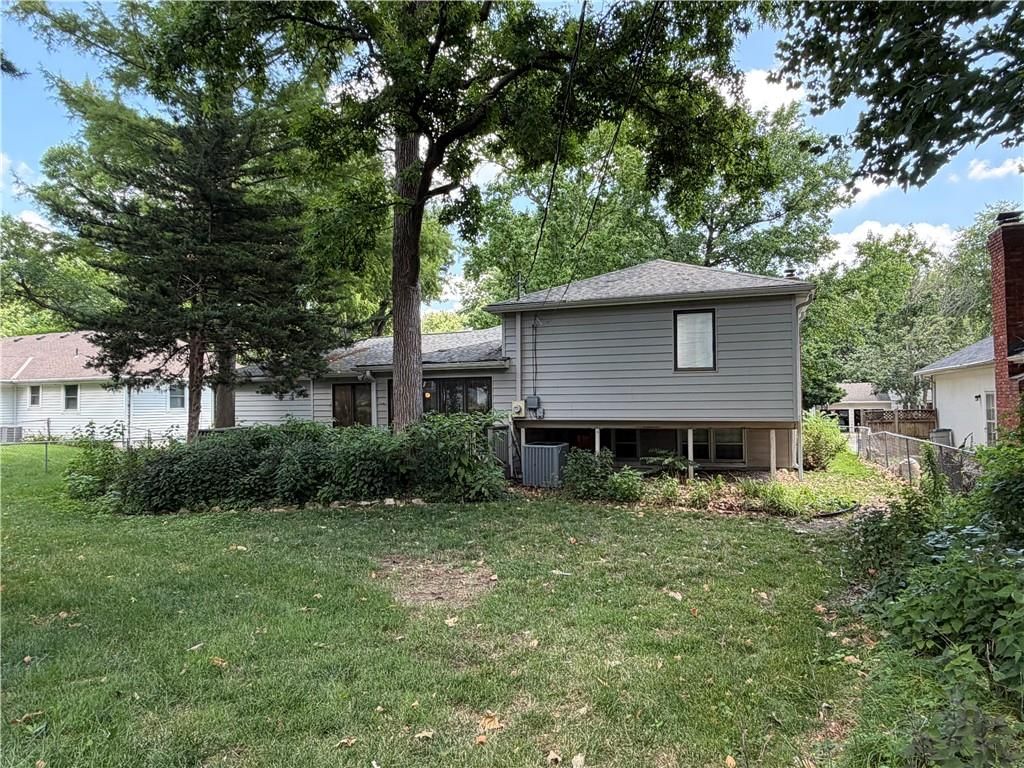 9624 Woodson Drive — photo 8
