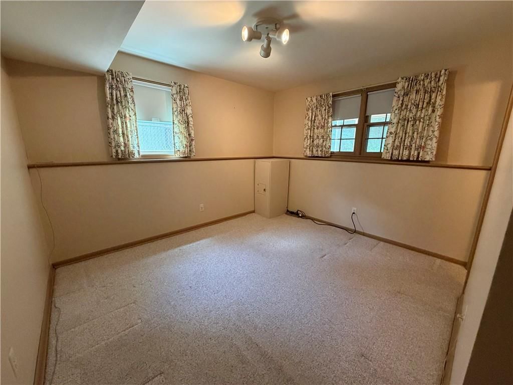 9624 Woodson Drive — photo 32
