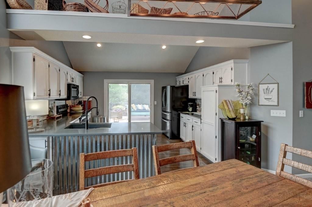 104 NE Eastwood Drive — photo 10