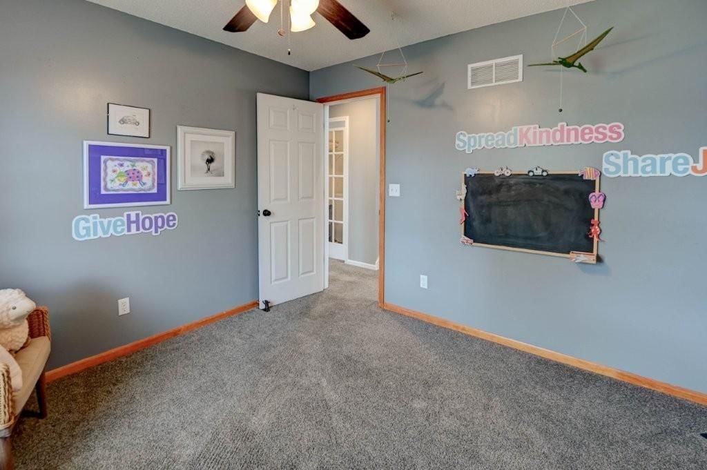 104 NE Eastwood Drive — photo 34