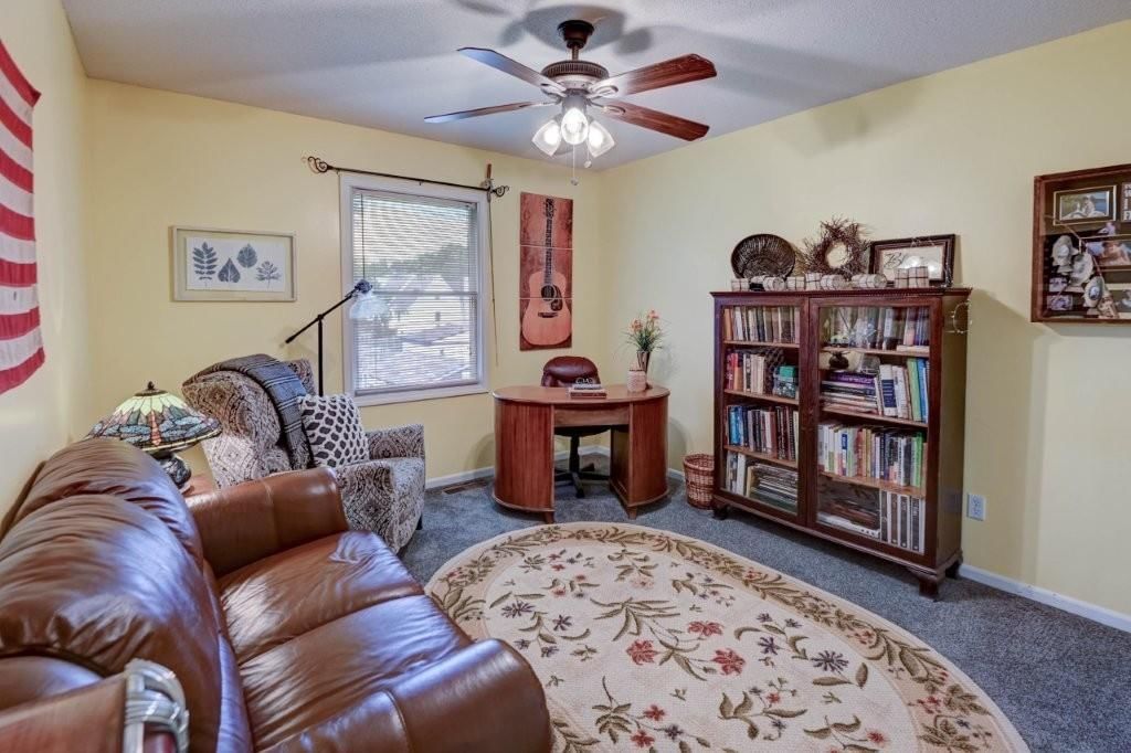 104 NE Eastwood Drive — photo 38