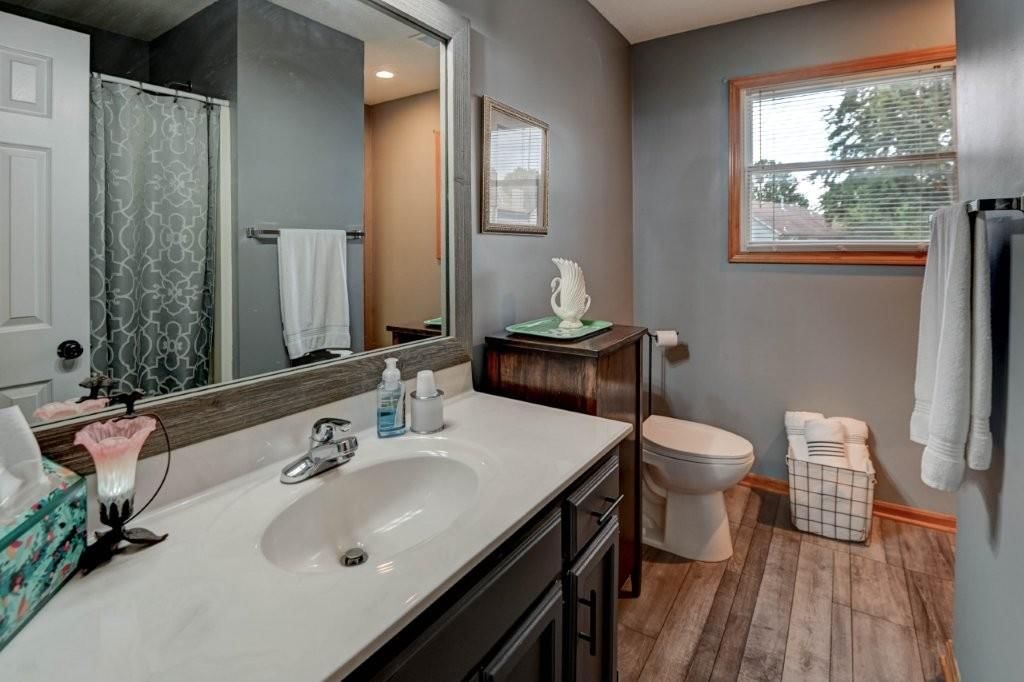 104 NE Eastwood Drive — photo 48