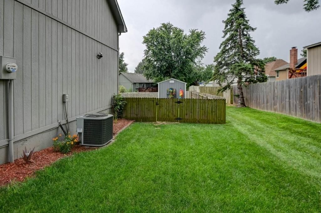104 NE Eastwood Drive — photo 63