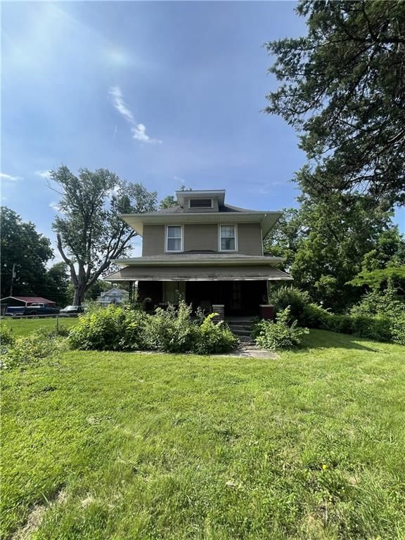 2717 E 35th Terrace — photo 1