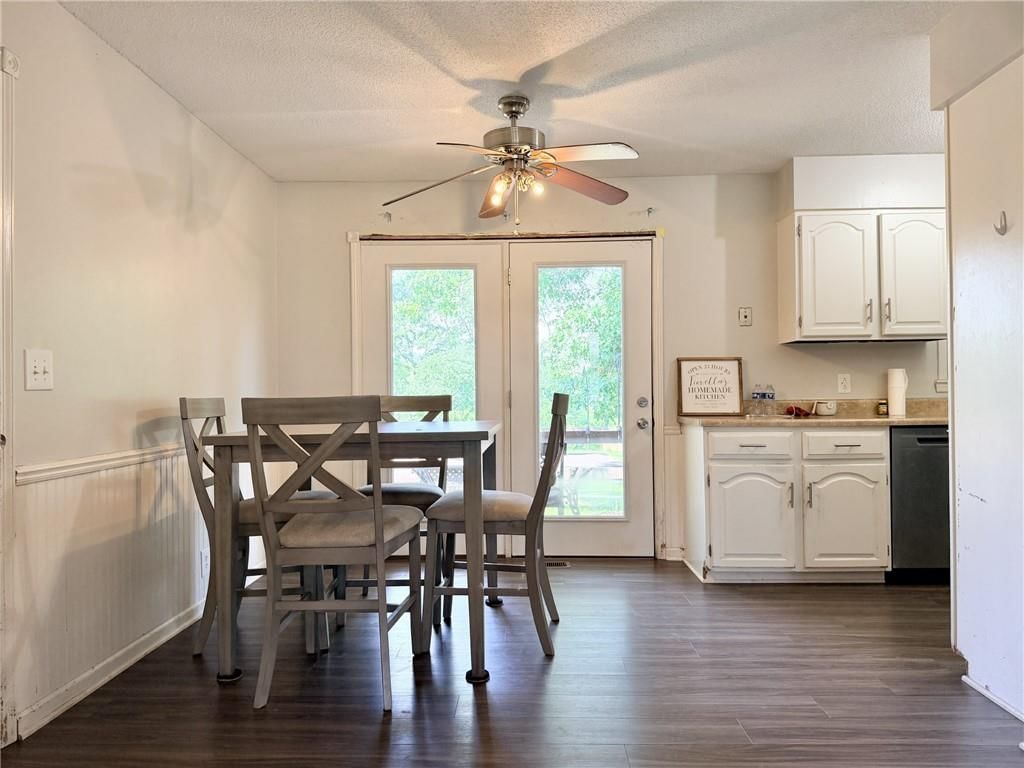 1726 Deringer Street — photo 10