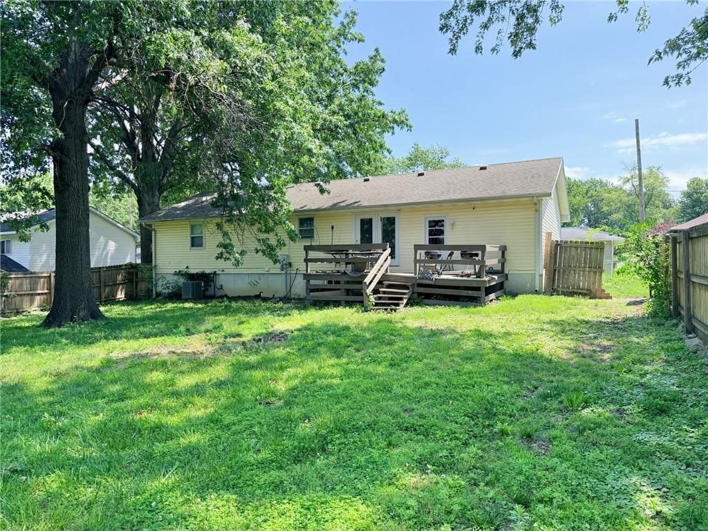 1726 Deringer Street — photo 23