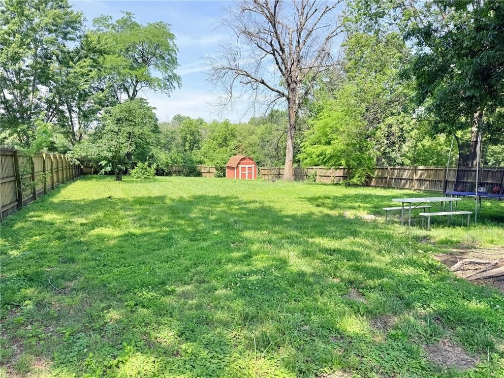 1726 Deringer Street — photo 24