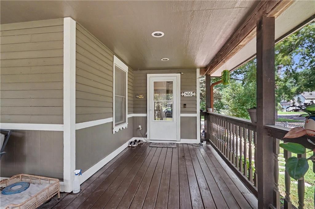 506 S Poplar Street — photo 8