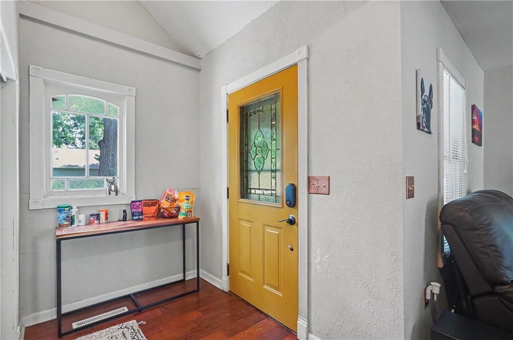 506 S Poplar Street — photo 11