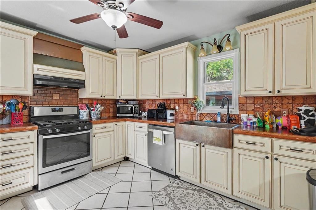 506 S Poplar Street — photo 13