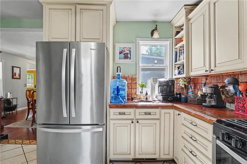 506 S Poplar Street — photo 16