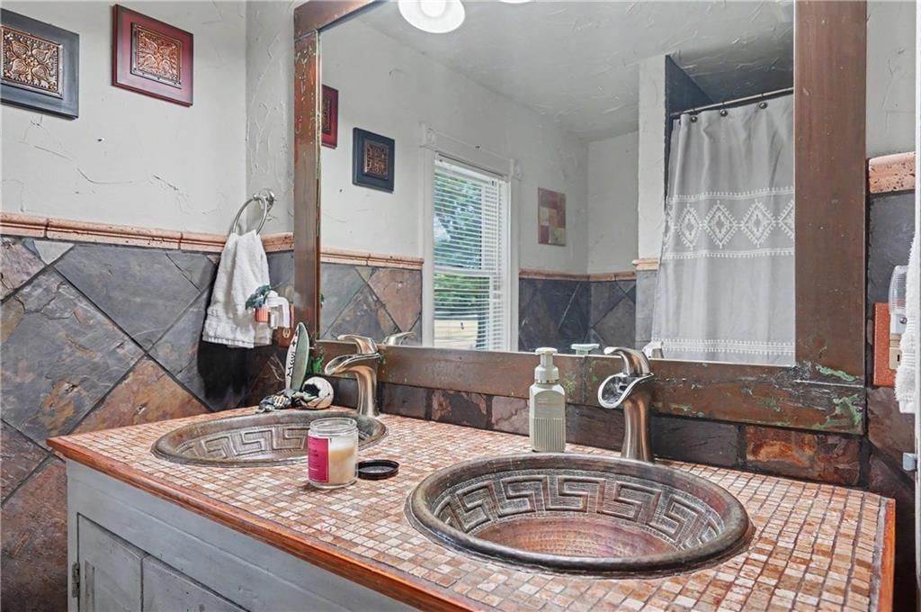 506 S Poplar Street — photo 18