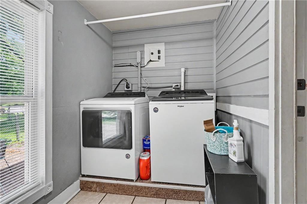 506 S Poplar Street — photo 19