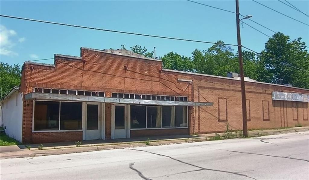 101 E Atlantic Street, Nevada, MO