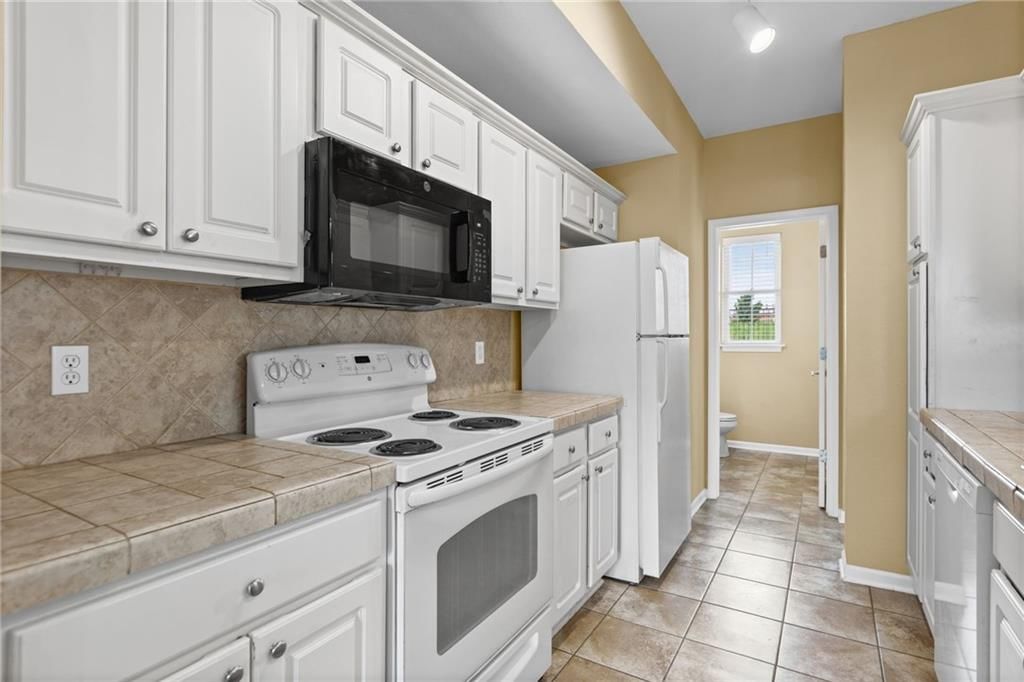 5245 Overland Drive — photo 8