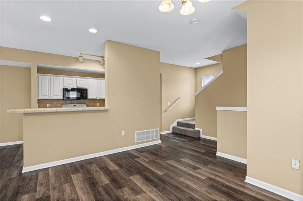 5245 Overland Drive — photo 13