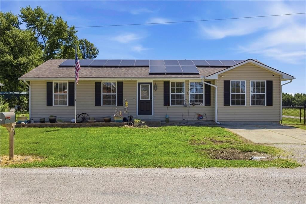 115 S Mulberry Street, Adrian, MO
