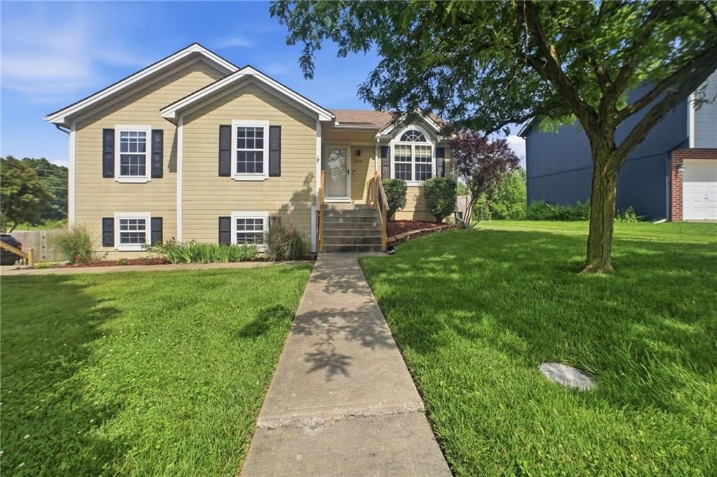 11131 N Lewis Avenue — photo 1