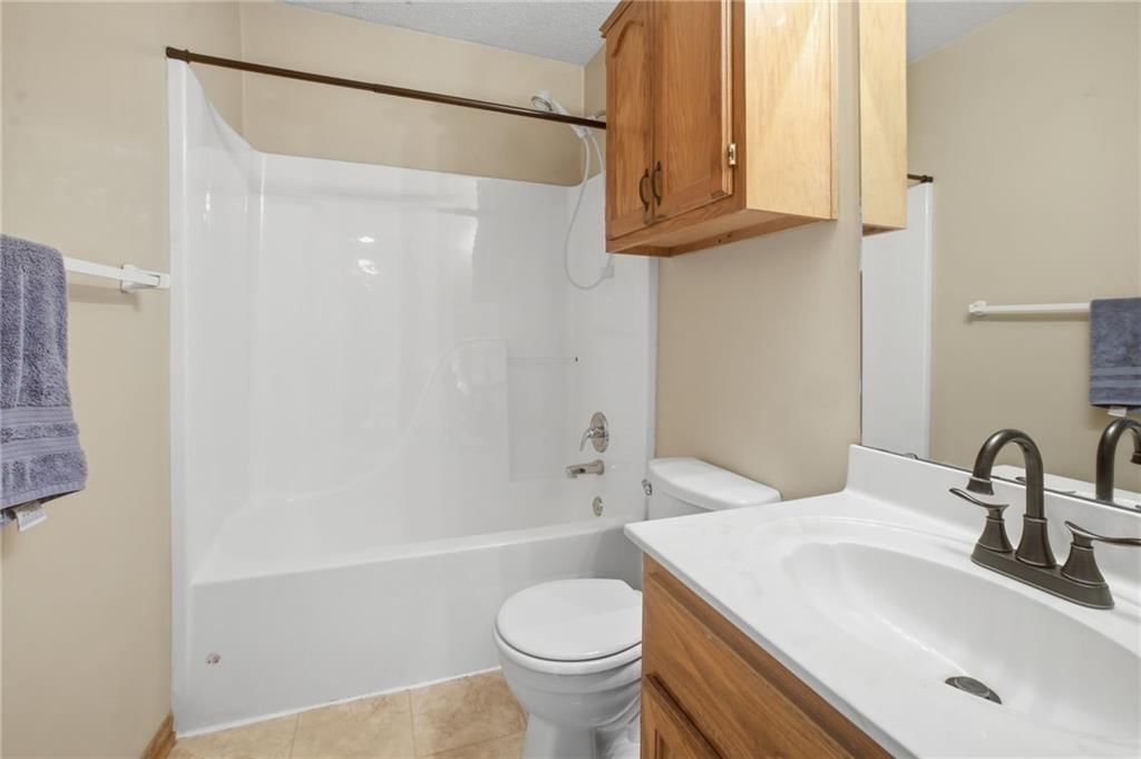 11131 N Lewis Avenue — photo 11
