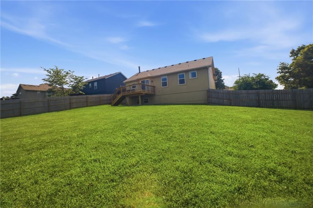 11131 N Lewis Avenue — photo 24