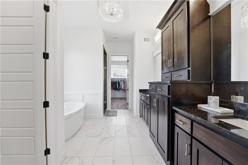 18304 Monrovia Street — photo 4
