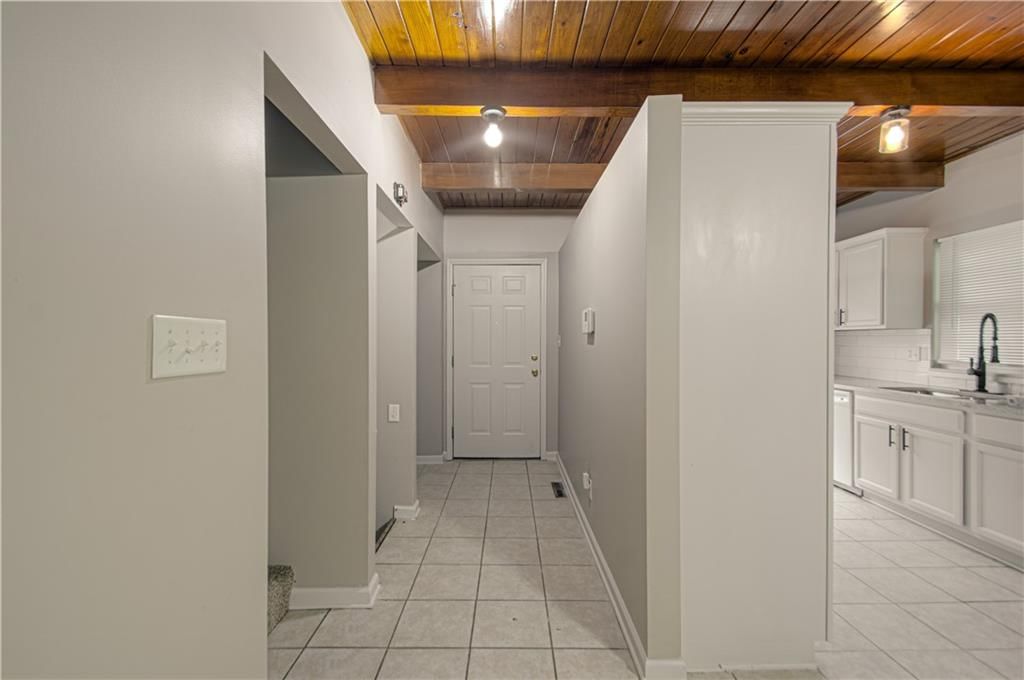 6401 Roswell Avenue — photo 2