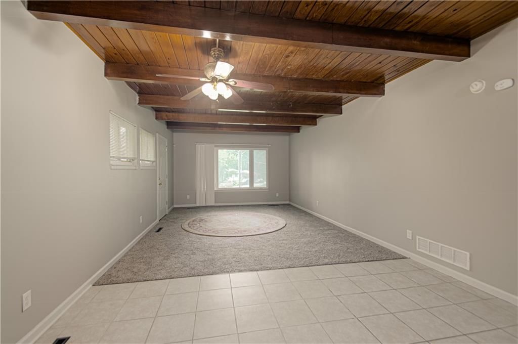 6401 Roswell Avenue — photo 3