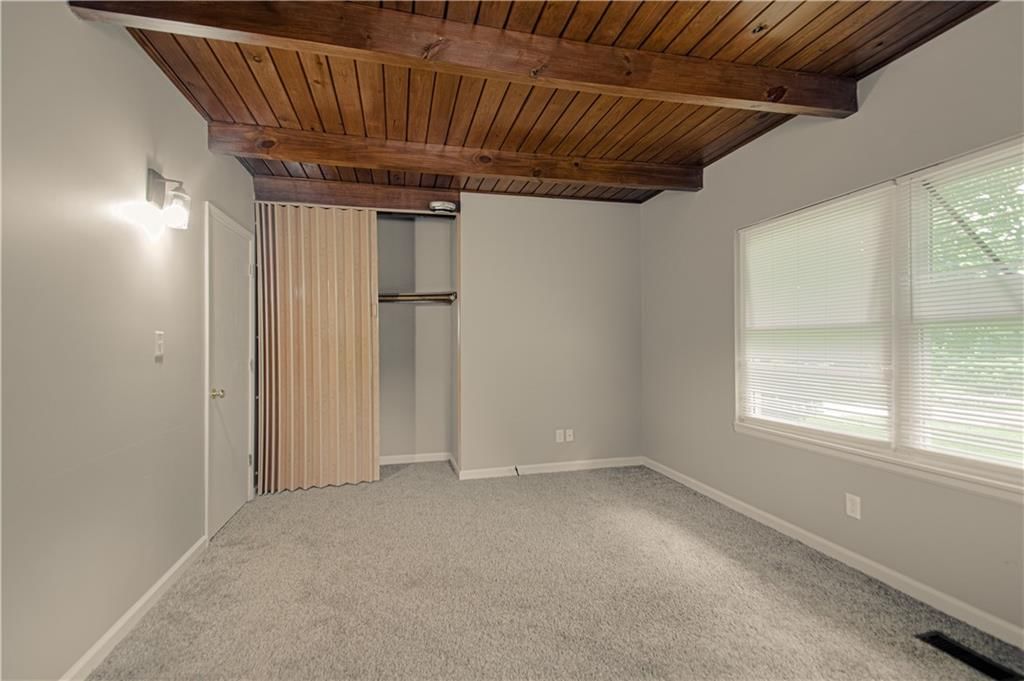 6401 Roswell Avenue — photo 13