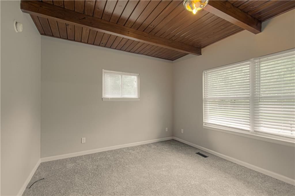 6401 Roswell Avenue — photo 14
