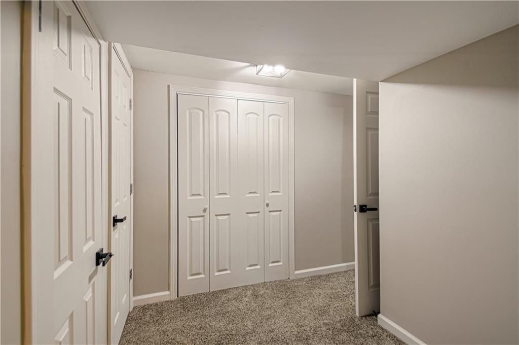 6401 Roswell Avenue — photo 23