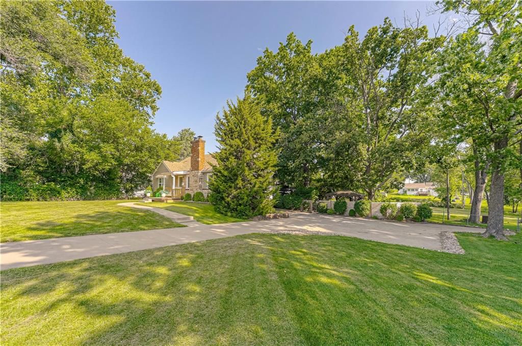 3110 NE Vivion Road — photo 45