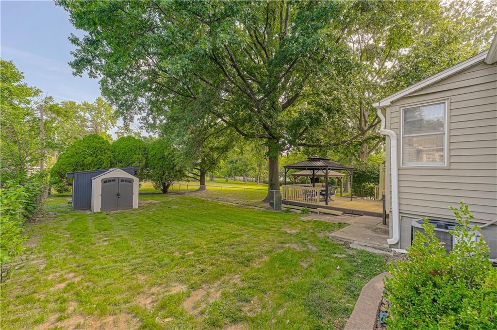 3110 NE Vivion Road — photo 56
