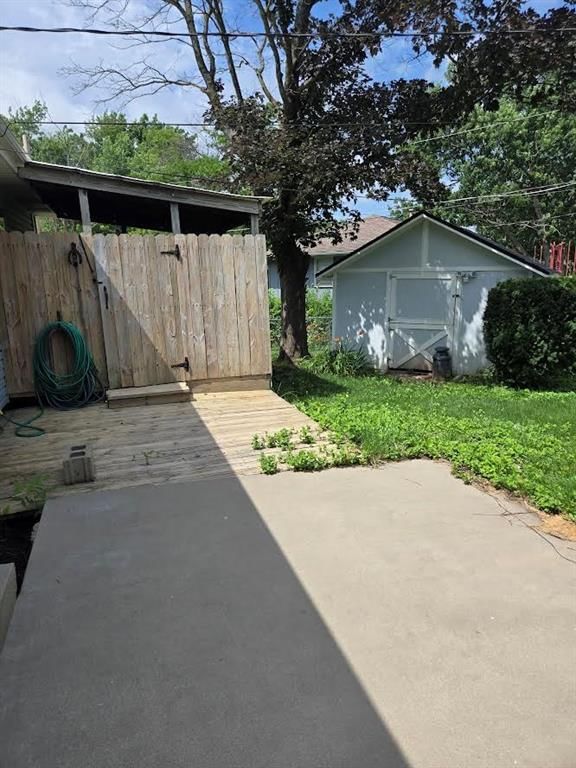 802 N King Avenue — photo 19