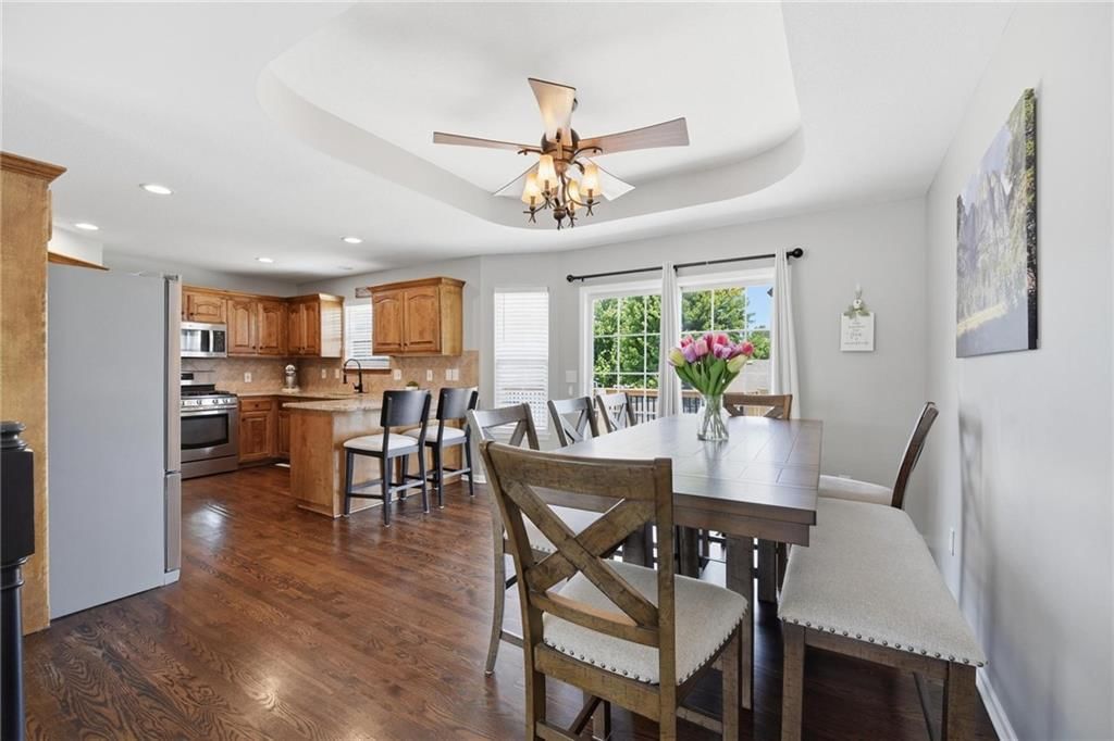612 NW Whitney Drive — photo 9