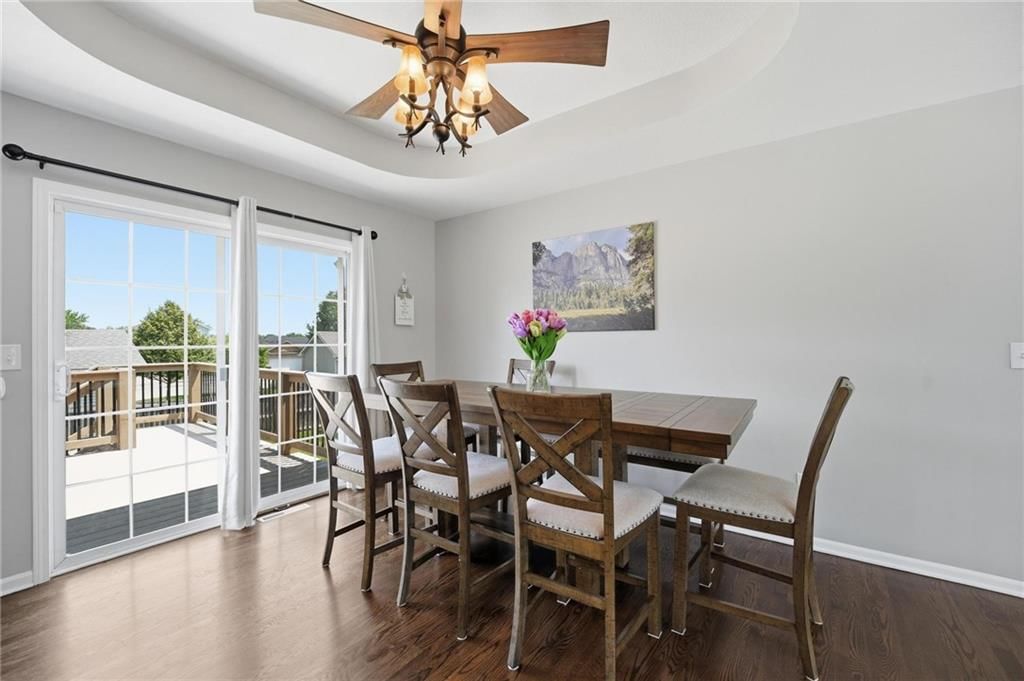 612 NW Whitney Drive — photo 10