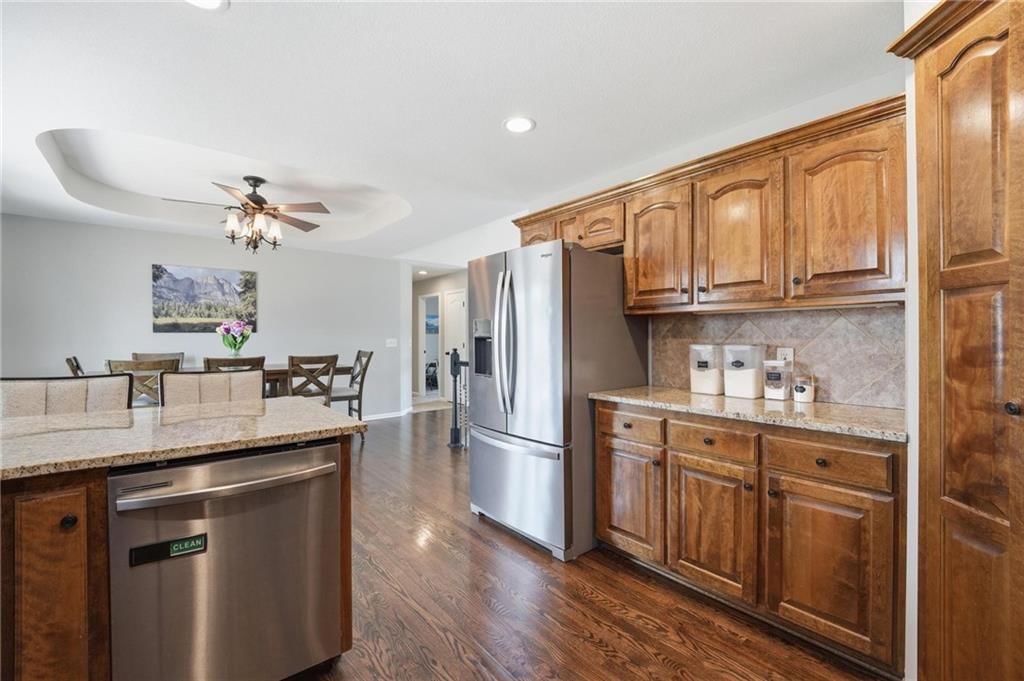612 NW Whitney Drive — photo 14