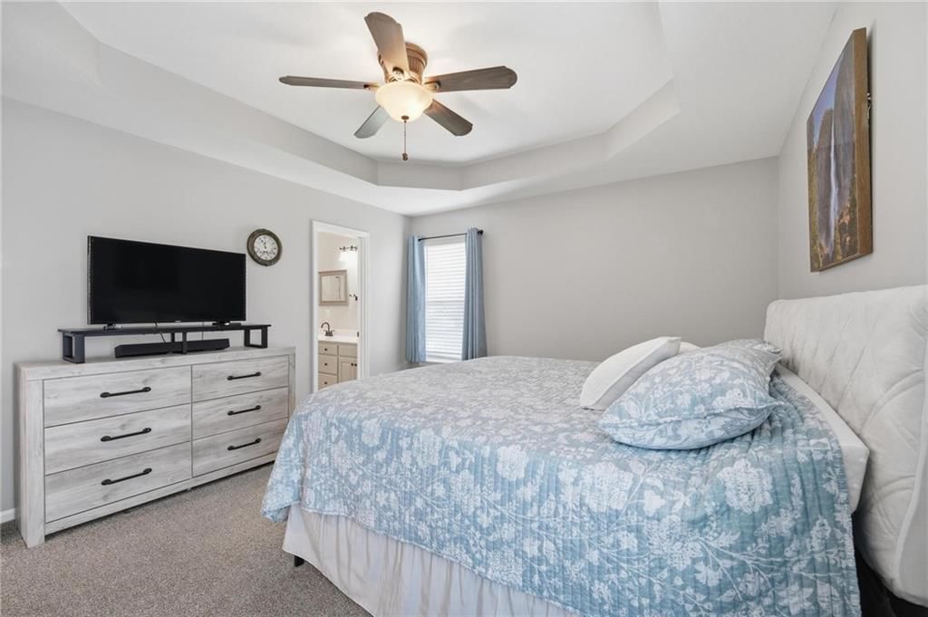 612 NW Whitney Drive — photo 17