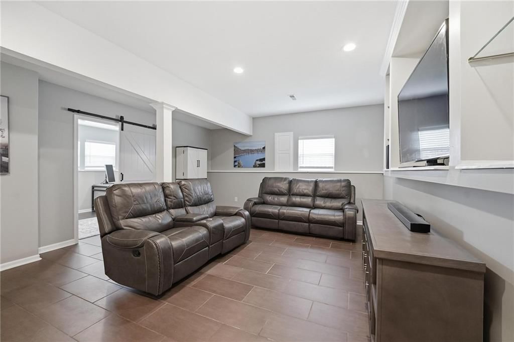 612 NW Whitney Drive — photo 28